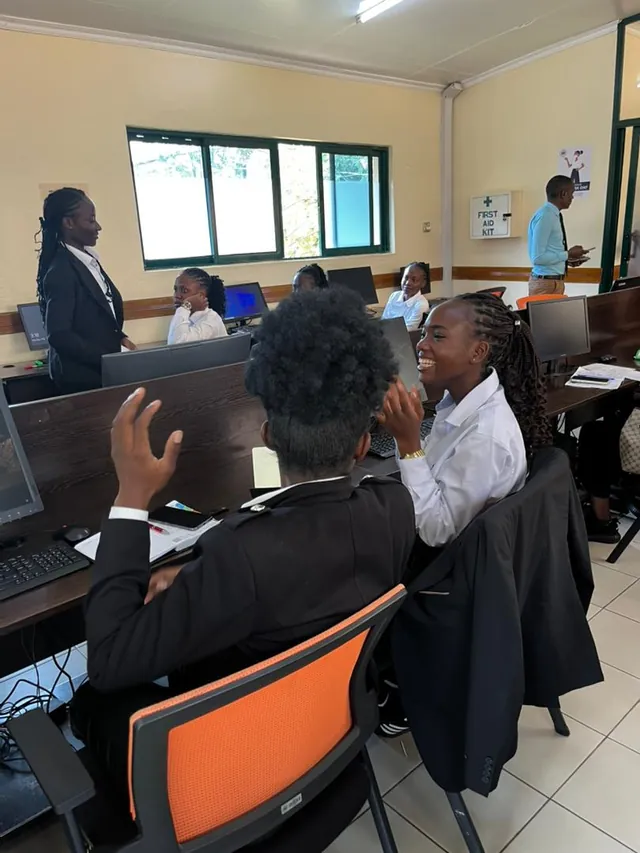 En salle informatique au BIHC