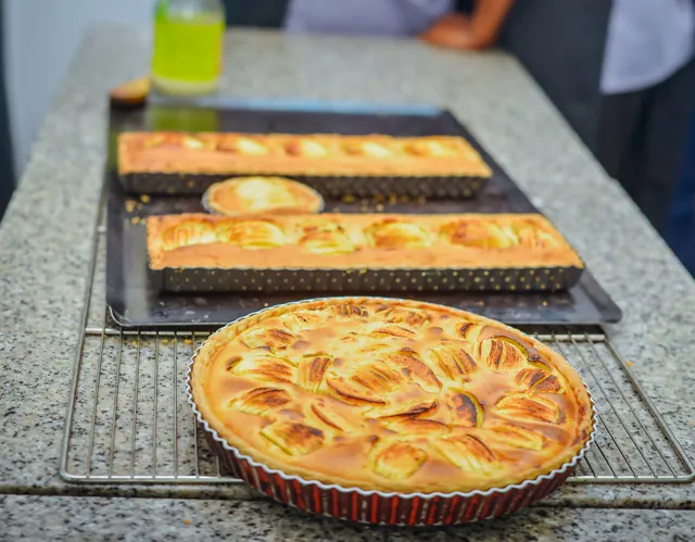 Tartes aux pommes tout juste sorties du four